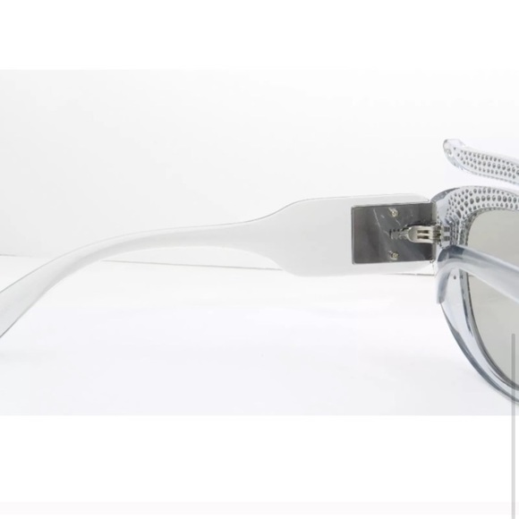 Miu Miu Sunglasses Grey Frame 04T display picture 1